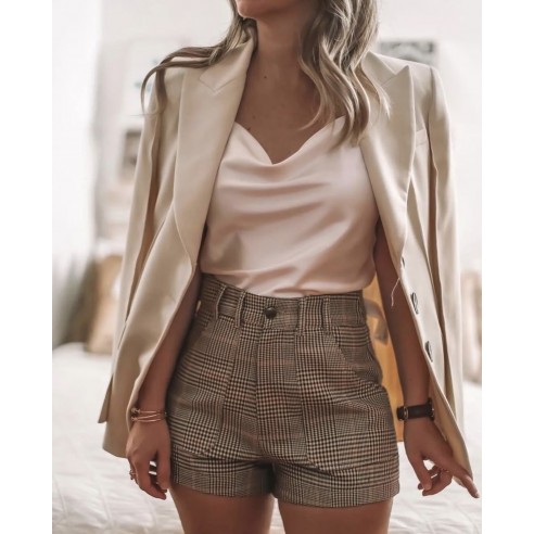 Elige el color del short y blazer